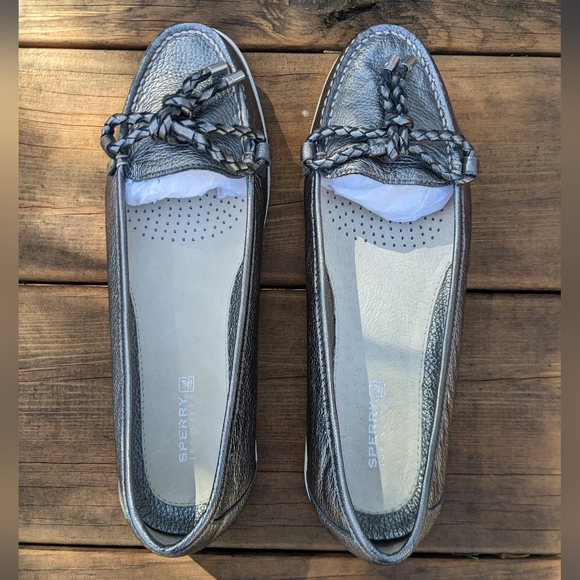 Sperry Topsiders Leather Silver EUC (like new!) Size 8 Boat Shoes - Picture 2 of 7